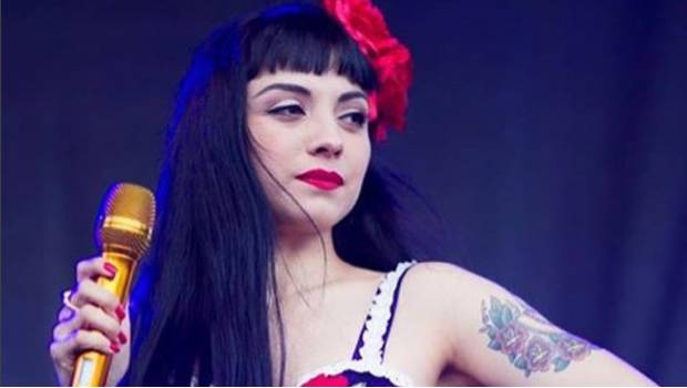 Todos tenemos un lado bisexual: Mon Laferte