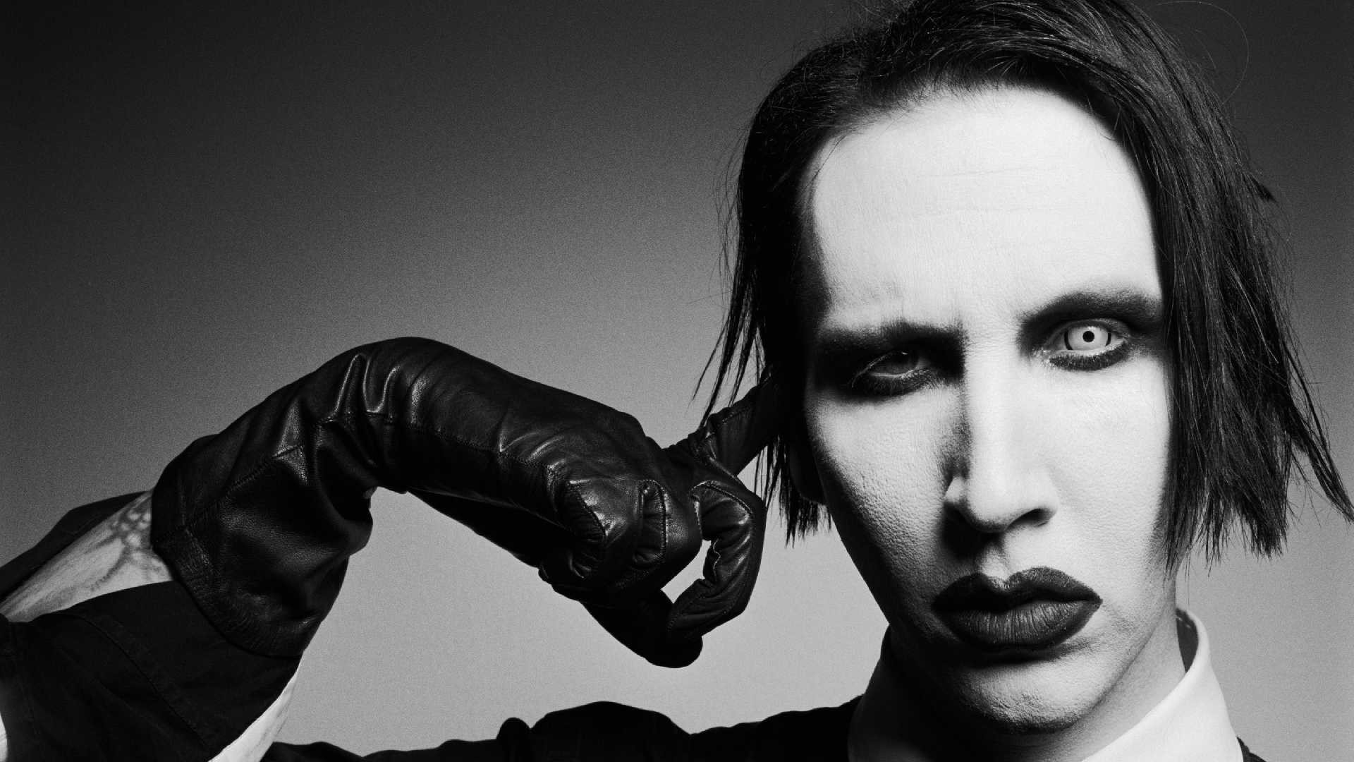 Sufre percance Marilyn Manson durante concierto