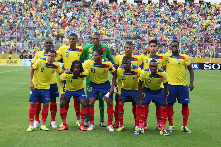 Multa #FIFA a #Ecuador por cantos homofóbicos en eliminatorias