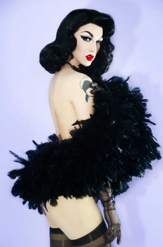 ¿Violet Chachki expulsada de un club por ser “demasiado femenina”?