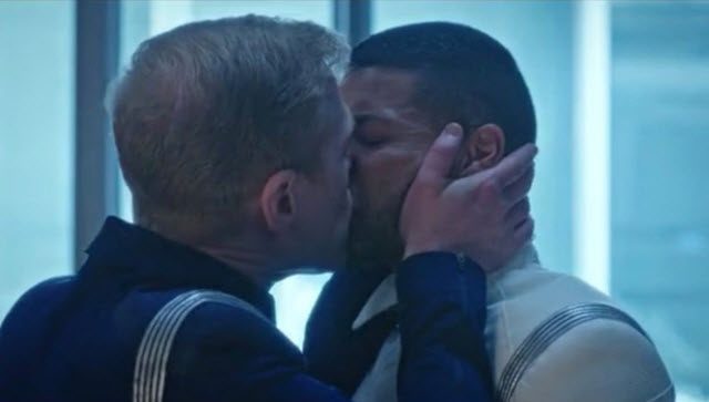 Transmite Star Trek  el primer beso gay en la serie