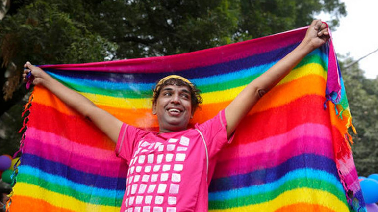 Protestan en India vs criminalización de la homosexualidad