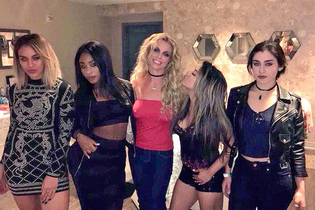 Llega Britney Spears a cubrir el espacio que dejó Camila Camello en Fifth Harmony con #ApplePie