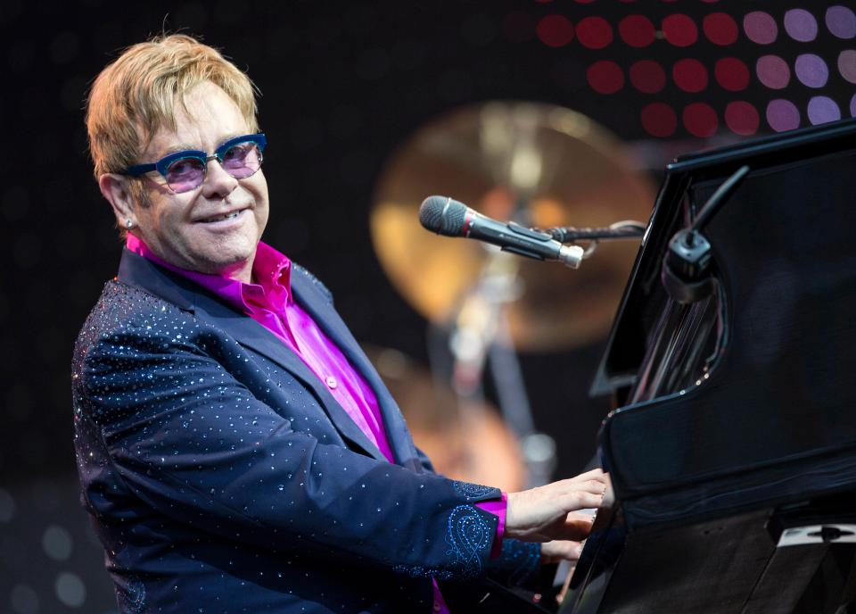Elton John anuncia su retiro de los escenarios