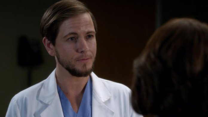 Un doctor trans llega a Grey’s Anatomy, con el actor correcto para interpretarlo