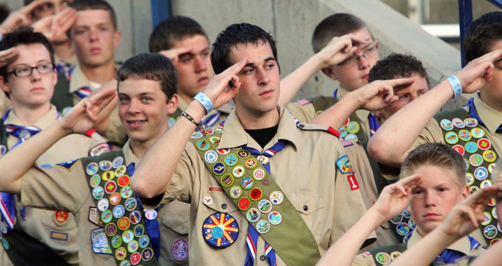 Mormones rompen con los boy scouts por niñas y gays