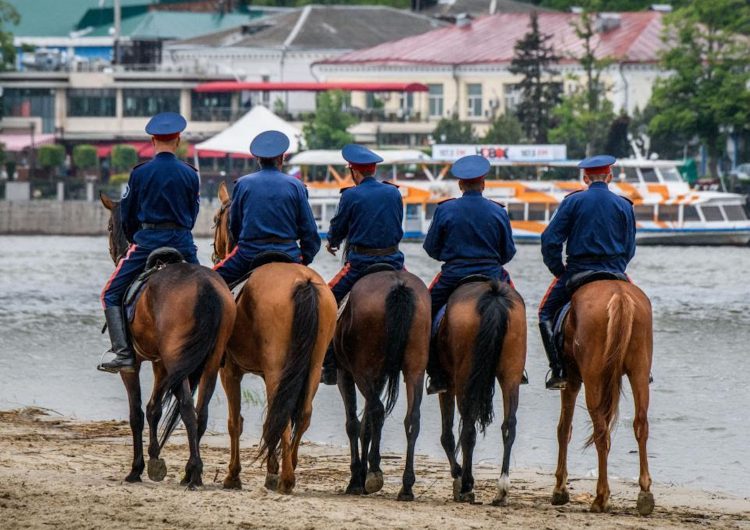 Los hombres gays que se besen en la Copa Mundial serán reportados a la policía