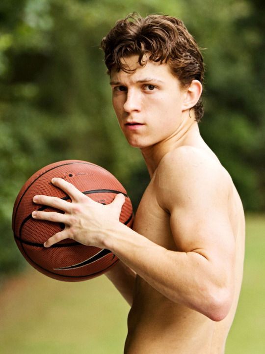 Ahora ya podrás ver eso que Tom Holland  no muestra en Spiderman…