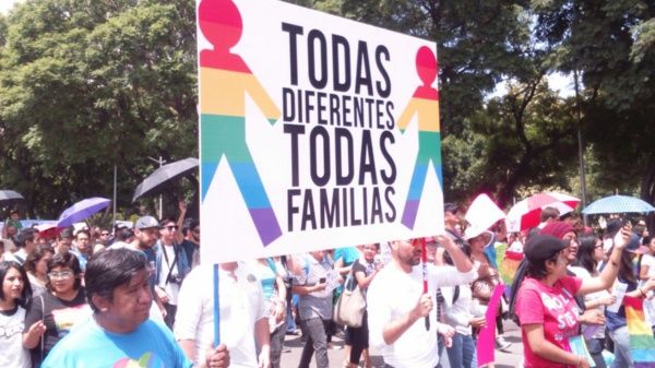 Que la mayoría de los diputados en Puebla se resista a permitir el matrimonio igualitario es irresponsable