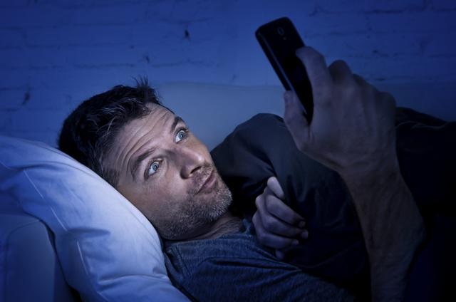 Esto es lo que te pasa por ver porno y no, no afecta tu habilidad sexual pero…