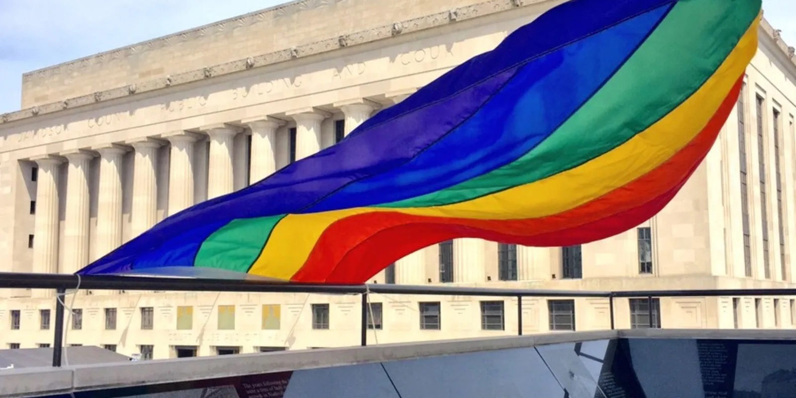 RETROSESO PARA LA COMUNIDAD: Ley en Tenessee puede negar adopción a parejas LGBT
