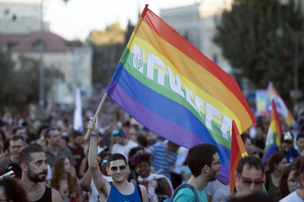 Rabino dice que el coronavirus en Israel es un castigo por las  marchas PRIDE