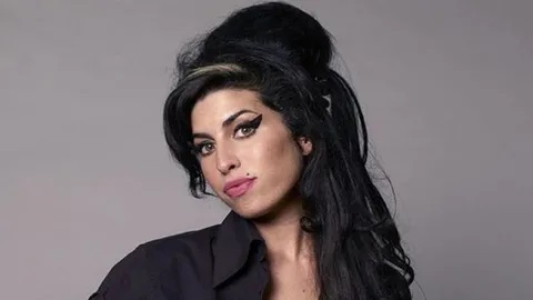 Hoy en #QuienEsQuien te decimos por qué Amy Winehouse es la reina del Soul