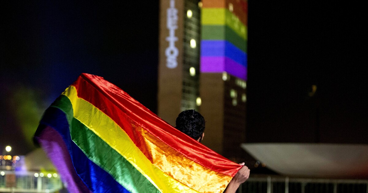Consulados mexicanos podrán expedir actas de nacimiento a personas trans