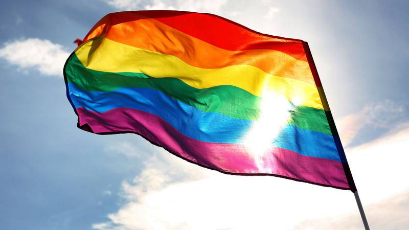 Qatar 2022: Funcionario recomienda a aficionados no ondear banderas LGBT en estadios
