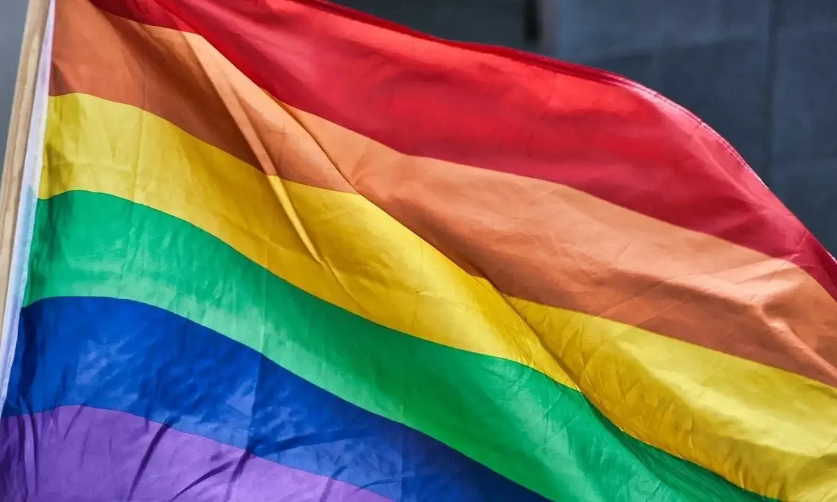 Piden 3 años de cárcel para madre que agredió a su hija adolescente por ser lesbiana