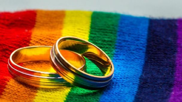 Boda comunitaria para LGBT+