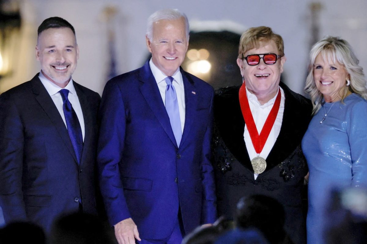 Elton John da un concierto en la casa Blanca