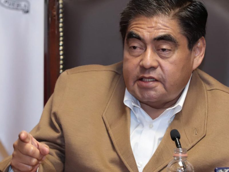 Miguel Barbosa, el gobernador de Puebla ingresa a Hospital