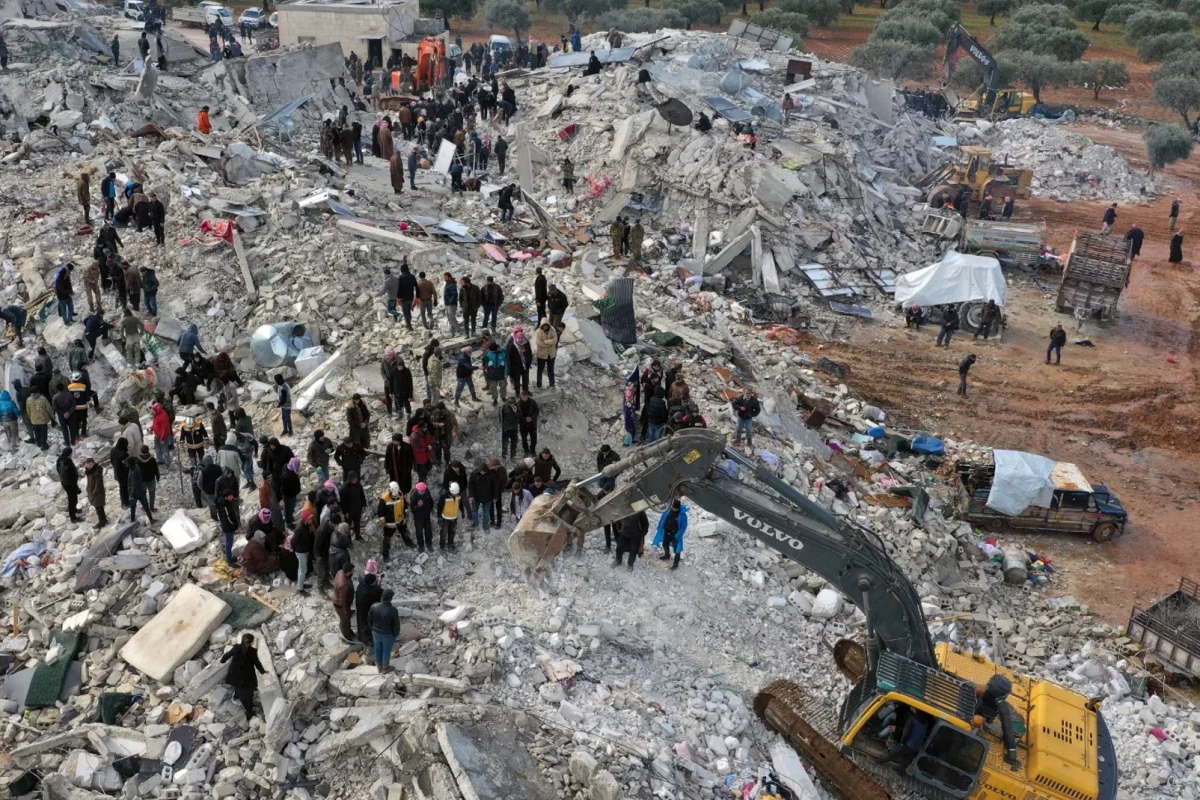 Para ayudar en el rescate de las personas en Turquía: México manda 150 elementos