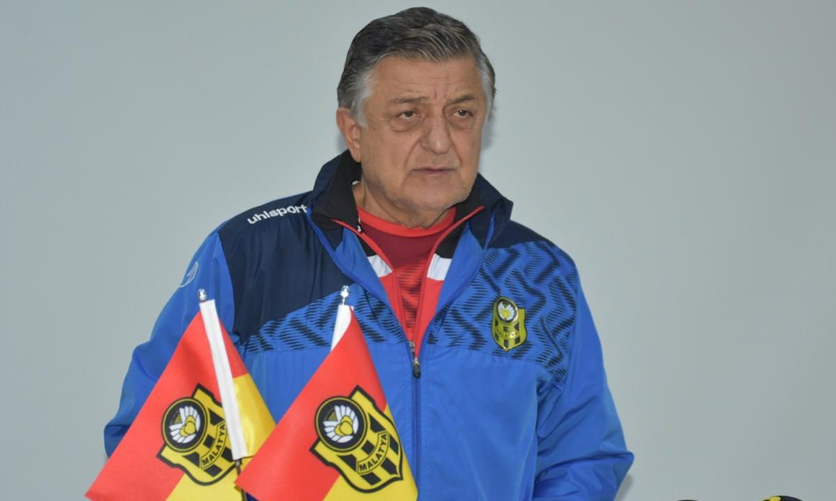 El director técnico del club de fútbol Yeni Malatyaspor confirma la muerte de su portero