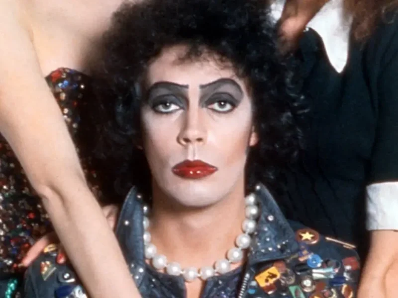 Tim Curry, The Rocky Horror Show y su impacto cultural en la comunidad LGBT+